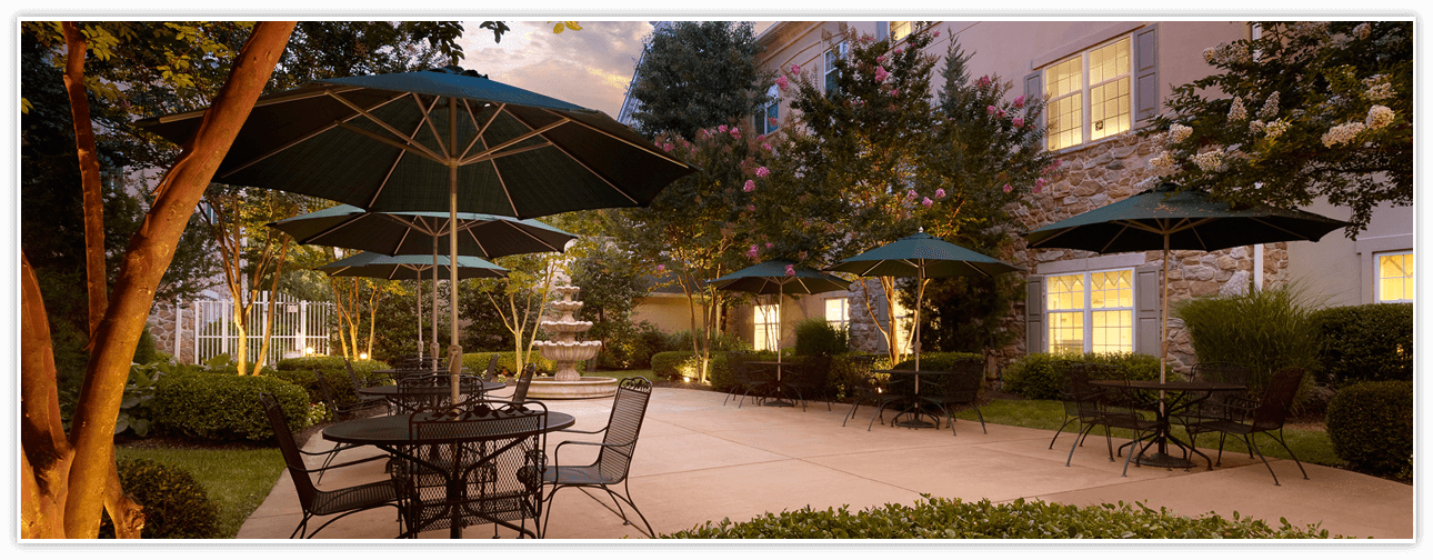 Amenities - Outdoor Courtyard